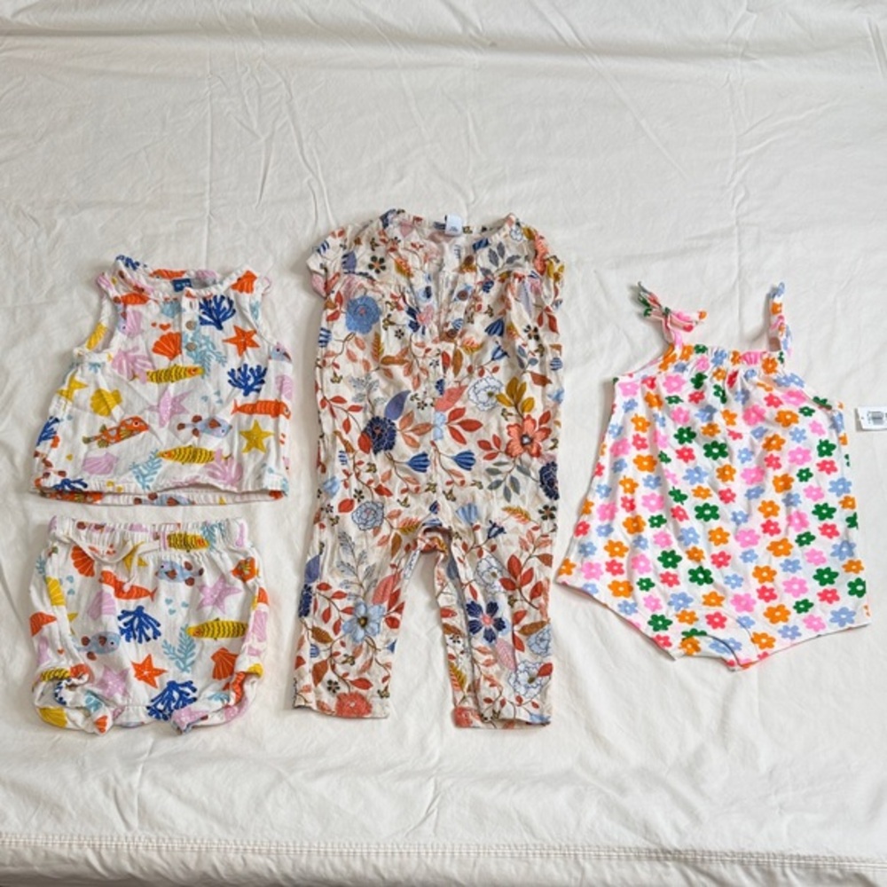 NEW WITH TAGS Mixed Pattern Baby Outfit Bundle - Floral, Sea Life & Daisy Prints